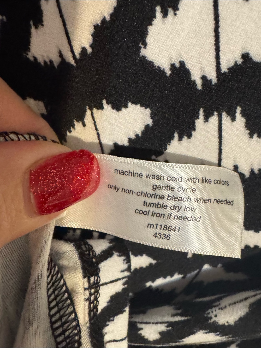 LANE BRYANT   Black/White Sleeveless Top Back Keyhole Detail PLUS: 22/24   #10 - Picture 7 of 9
